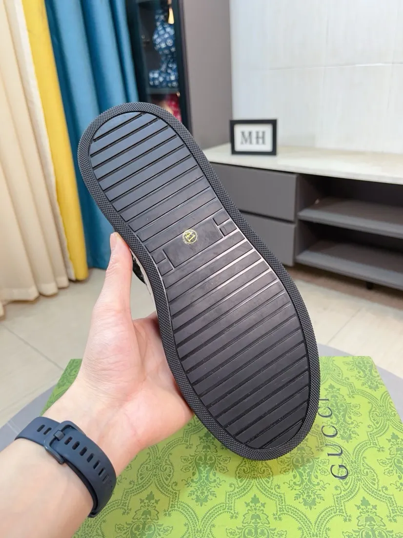 Men's shoes 💰420🌹🌹[GUCCI] Gucci's new lace-up casual men's shoes are on the market first, and the materials and workmanship are superior to all versions on the market. The highest quality shipped first-layer cowhide with imported original perforated materials➕genuine leather lining, privately molded soft outsole, high foot comfort, imported special materials highlight the brand's unique charm, high-end customization 38-44